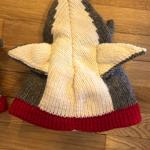Vive Bien - Shark Wool Hat - Made in Ecuador - Picture 6 of 9